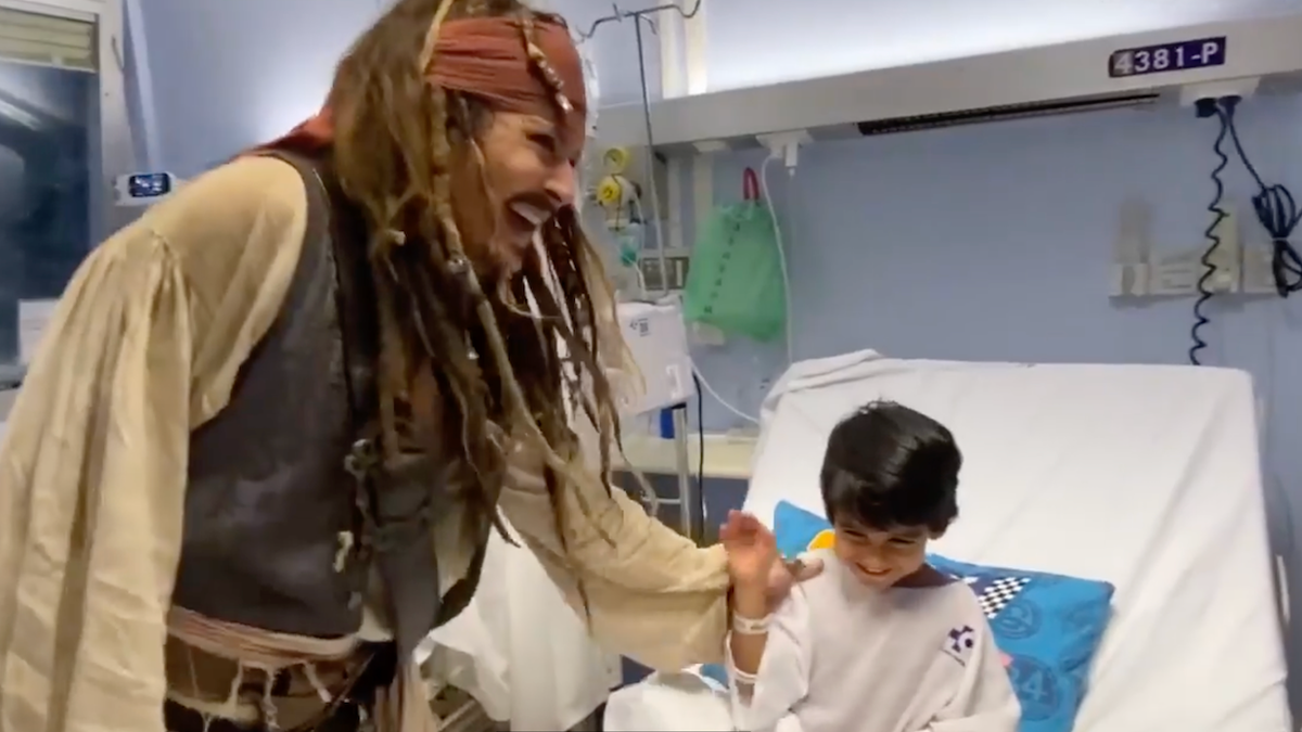 Johnny Depp hospital visit